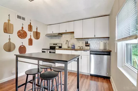 Kitchen - 404 Mohawk St, Cincinnati, OH 45214 photo 2 of 5