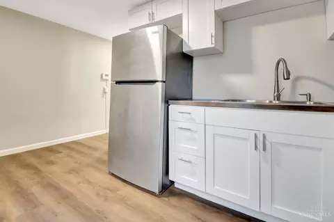 Kitchen - 404 Mohawk St, Cincinnati, OH 45214 photo 5 of 5