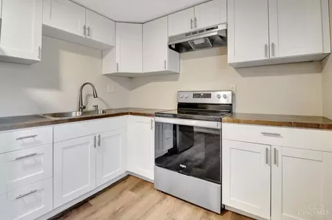 Kitchen - 404 Mohawk St, Cincinnati, OH 45214 photo 4 of 5
