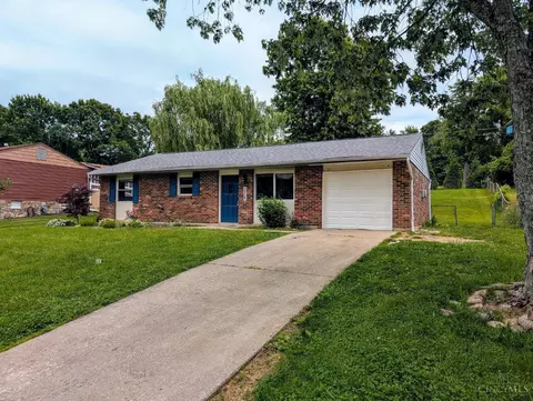3910 Witham Woods Dr, Cincinnati, OH 45245