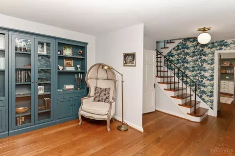 Entry Way - 3421 Custer Ave, Cincinnati, OH 45208 photo 2 of 5