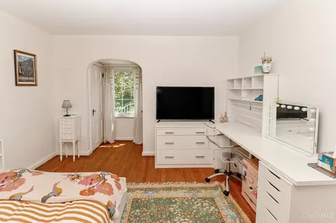 Bedroom - 3421 Custer Ave, Cincinnati, OH 45208 photo 4 of 9