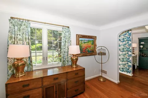 Entry Way - 3421 Custer Ave, Cincinnati, OH 45208 photo 3 of 5
