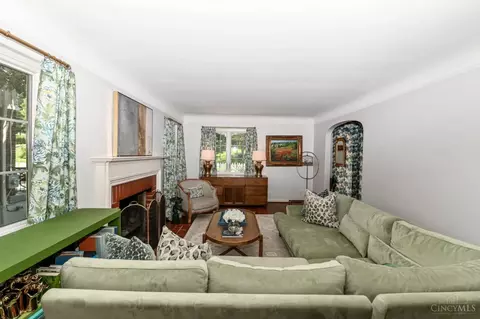 Living - 3421 Custer Ave, Cincinnati, OH 45208 photo 2 of 9
