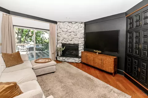 Living - 3421 Custer Ave, Cincinnati, OH 45208 photo 5 of 9