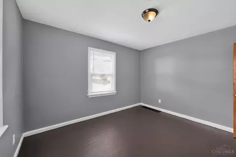 Bedroom - 1723 Ashbrook Dr, Cincinnati, OH 45238 photo 1 of 4