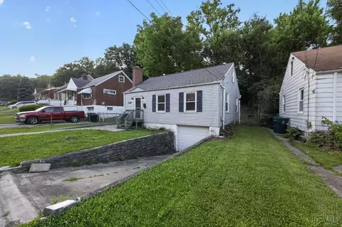 Exterior - 1723 Ashbrook Dr, Cincinnati, OH 45238 photo 5 of 8