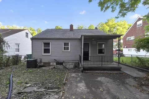 Exterior - 1723 Ashbrook Dr, Cincinnati, OH 45238 photo 2 of 8