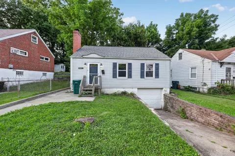 1723 Ashbrook Dr, Cincinnati, OH 45238