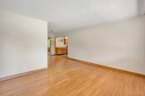 Living - 60 Beverly Ct, Hamilton, OH 45013 photo 1 of 7