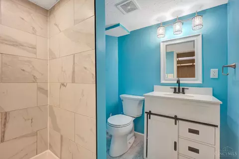 Bath - 60 Beverly Ct, Hamilton, OH 45013 photo 3 of 3