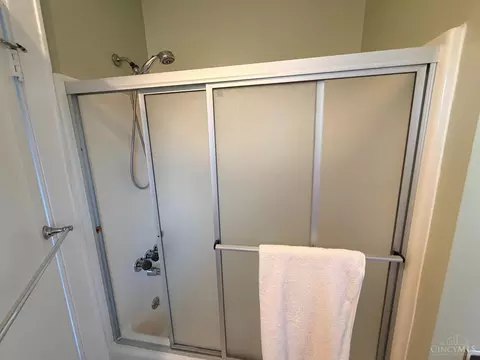 Bath - 6848 Windward St, Cincinnati, OH 45227 photo 3 of 3