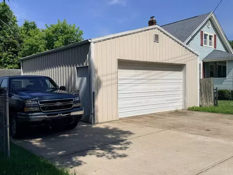 Exterior - 6848 Windward St, Cincinnati, OH 45227 photo 5 of 6