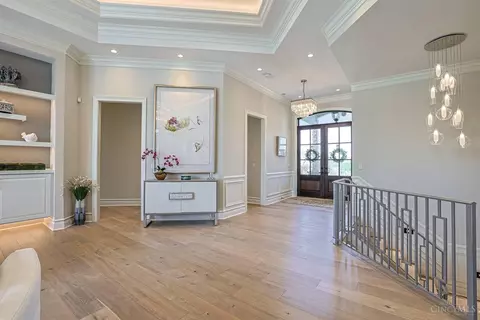 Entry Way - 5 Old Orchard Ln, Cincinnati, OH 45242 photo 1 of 5