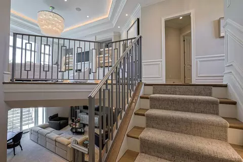Entry Way - 5 Old Orchard Ln, Cincinnati, OH 45242 photo 5 of 5