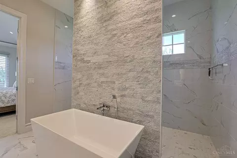 Bath - 5 Old Orchard Ln, Cincinnati, OH 45242 photo 3 of 5