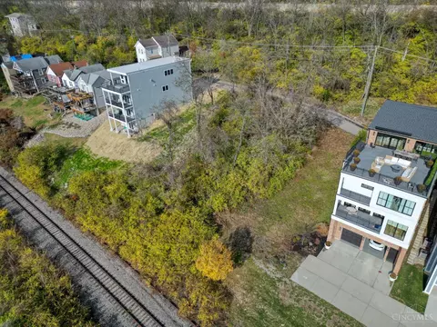 2851 Hoff Ave, Cincinnati, OH 45226 photo 8