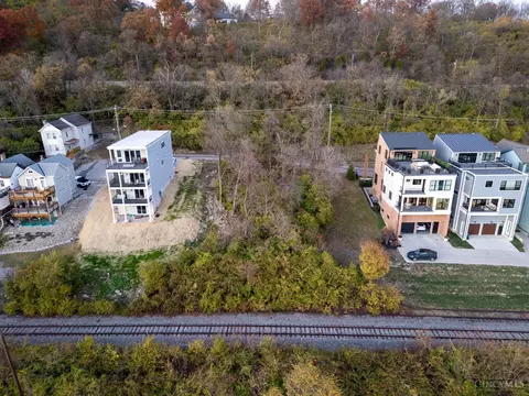 2851 Hoff Ave, Cincinnati, OH 45226 photo 14