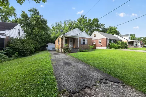 Exterior - 364 Ingram Rd, Greenhills, OH 45218 photo 4 of 5