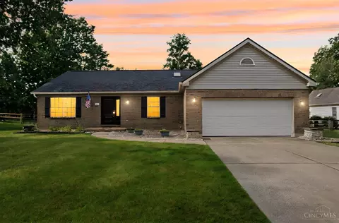 3586 El Rego Dr, Amelia, OH 45102