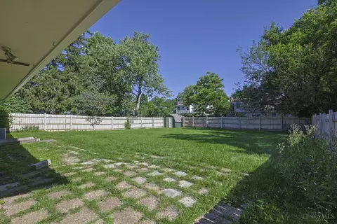 Exterior - 810 Cloverview Ave, Cincinnati, OH 45231 photo 4 of 9
