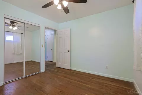 Bedroom - 810 Cloverview Ave, Cincinnati, OH 45231 photo 5 of 8