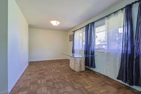 Living - 810 Cloverview Ave, Cincinnati, OH 45231 photo 6 of 10