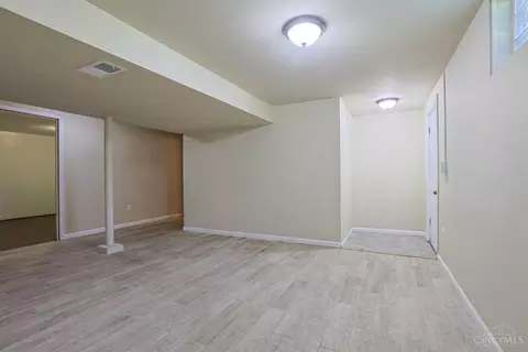 Living - 810 Cloverview Ave, Cincinnati, OH 45231 photo 8 of 10