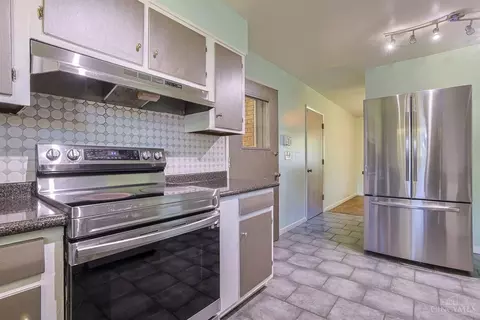 Kitchen - 810 Cloverview Ave, Cincinnati, OH 45231 photo 3 of 4