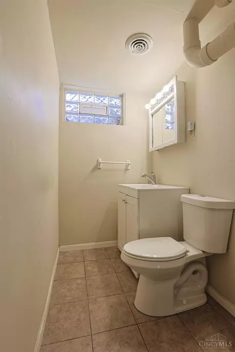 Bath - 810 Cloverview Ave, Cincinnati, OH 45231 photo 4 of 4