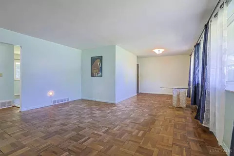 Living - 810 Cloverview Ave, Cincinnati, OH 45231 photo 4 of 10