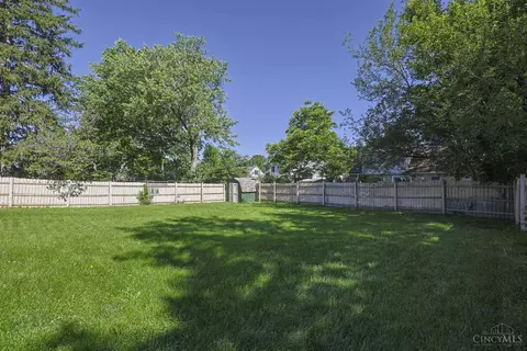 Exterior - 810 Cloverview Ave, Cincinnati, OH 45231 photo 5 of 9