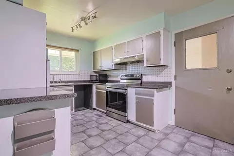 Kitchen - 810 Cloverview Ave, Cincinnati, OH 45231 photo 4 of 4