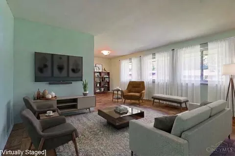 Living - 810 Cloverview Ave, Cincinnati, OH 45231 photo 2 of 10