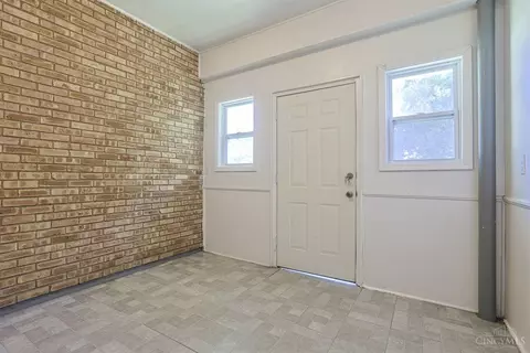 Entry Way - 810 Cloverview Ave, Cincinnati, OH 45231 photo 2 of 2