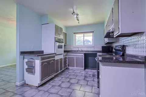 Kitchen - 810 Cloverview Ave, Cincinnati, OH 45231 photo 1 of 4