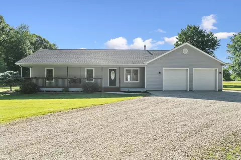 126 Texas Dr, Lake Waynoka, OH 45171