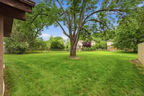 Exterior - 2101 Berrypatch Dr, Cincinnati, OH 45244 photo 7 of 7