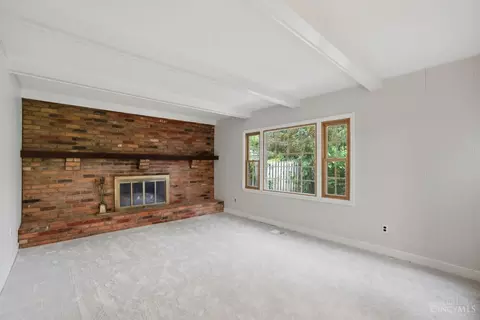 Living - 2101 Berrypatch Dr, Cincinnati, OH 45244 photo 1 of 6