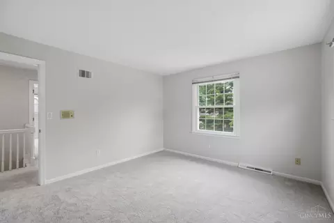 Bedroom - 2101 Berrypatch Dr, Cincinnati, OH 45244 photo 10 of 13