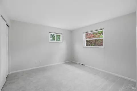 Bedroom - 2101 Berrypatch Dr, Cincinnati, OH 45244 photo 4 of 13