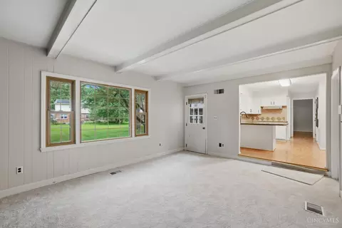 Living - 2101 Berrypatch Dr, Cincinnati, OH 45244 photo 3 of 6