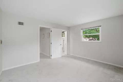 Bedroom - 2101 Berrypatch Dr, Cincinnati, OH 45244 photo 3 of 13