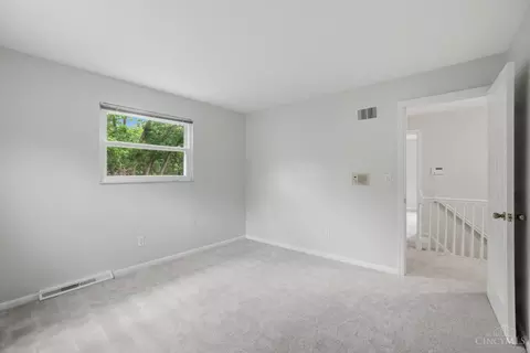 Bedroom - 2101 Berrypatch Dr, Cincinnati, OH 45244 photo 6 of 13