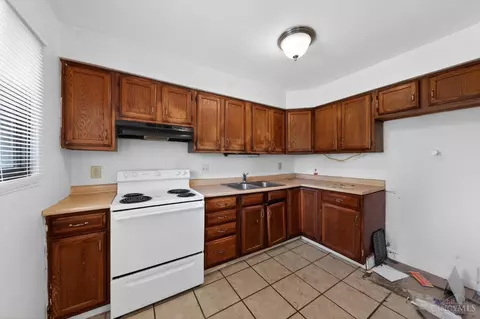 8868 Ebro Ct, Cincinnati, OH 45231 photo 5