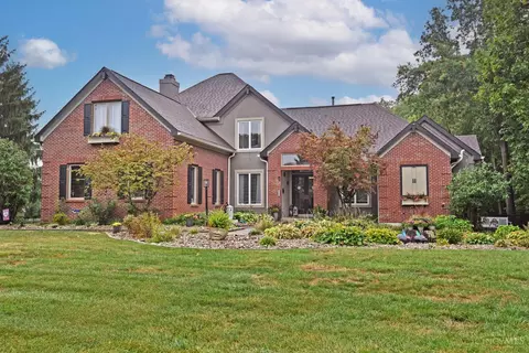 9570 Old Village Dr, Loveland, OH 45140
