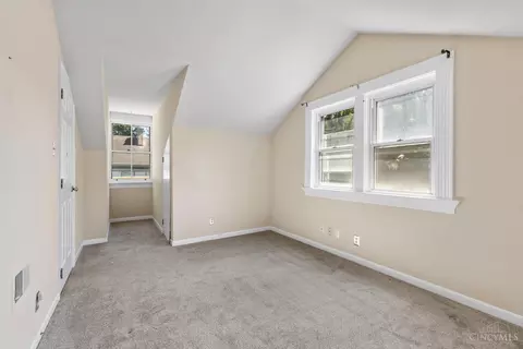 Entry Way - 1 Moyer Pl, Cincinnati, OH 45208 photo 3 of 3