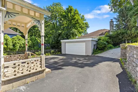 Exterior - 1 Moyer Pl, Cincinnati, OH 45208 photo 9 of 11