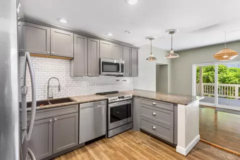 Kitchen - 1 Moyer Pl, Cincinnati, OH 45208 photo 2 of 3