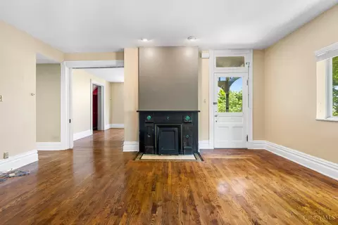 Living - 1 Moyer Pl, Cincinnati, OH 45208 photo 1 of 7